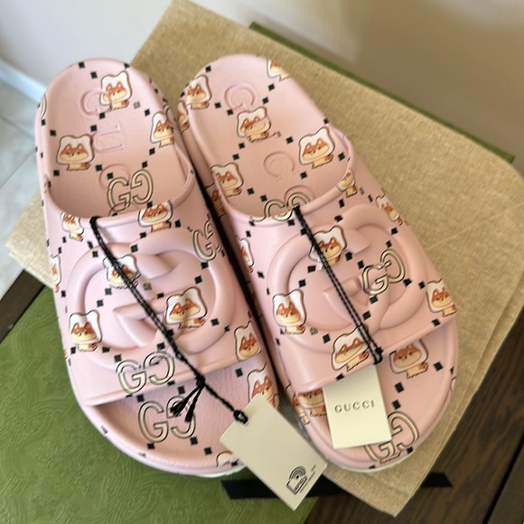 Gucci Angela Nguyen Printed Platform Slide - Picture 5 of 11